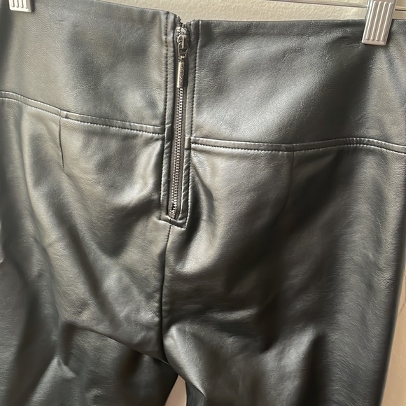 Guess LA Faux Leather leggings with lace up details - Picture 3 of 5